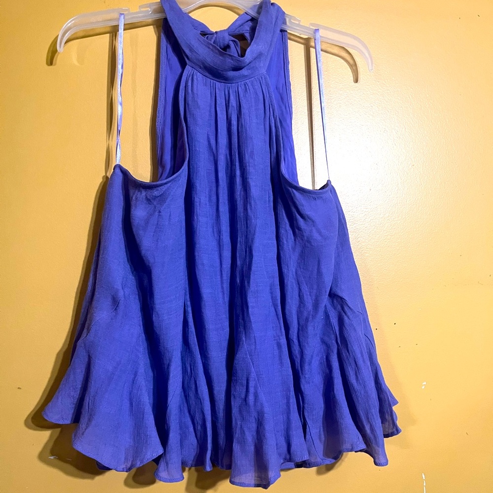 Adorable sleeveless top size S